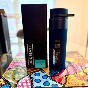 BrüMate Rotera Insulated Bottle - Matte Navy - NWT in box